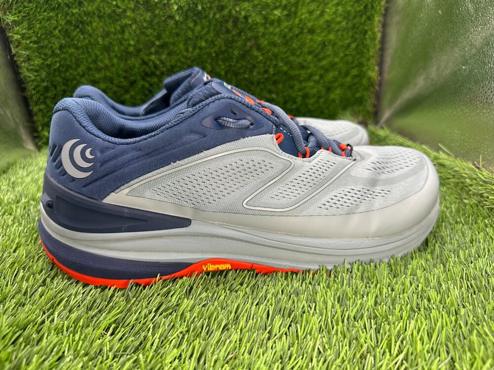 Topo Athletic Ultraventure 2 M043 Athletic Sneaker Men's 9 Gray Mesh Running Gym